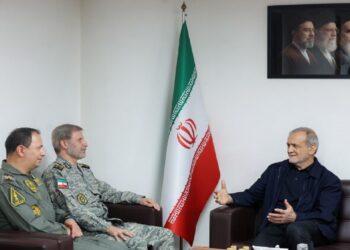پزشکیان: دولت با تمام ظرفیت از تقویت نیرو‌های مسلح حمایت می‌کند