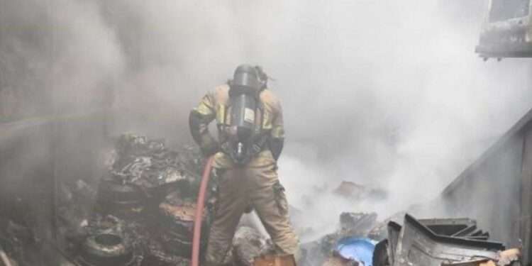 جزئیات حادثه آتش سوزی در خیابان ملت تهران