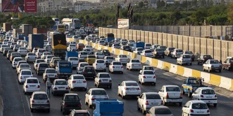 ترافیک سنگین در آزادراههای تهران-کرج و قم-تهران